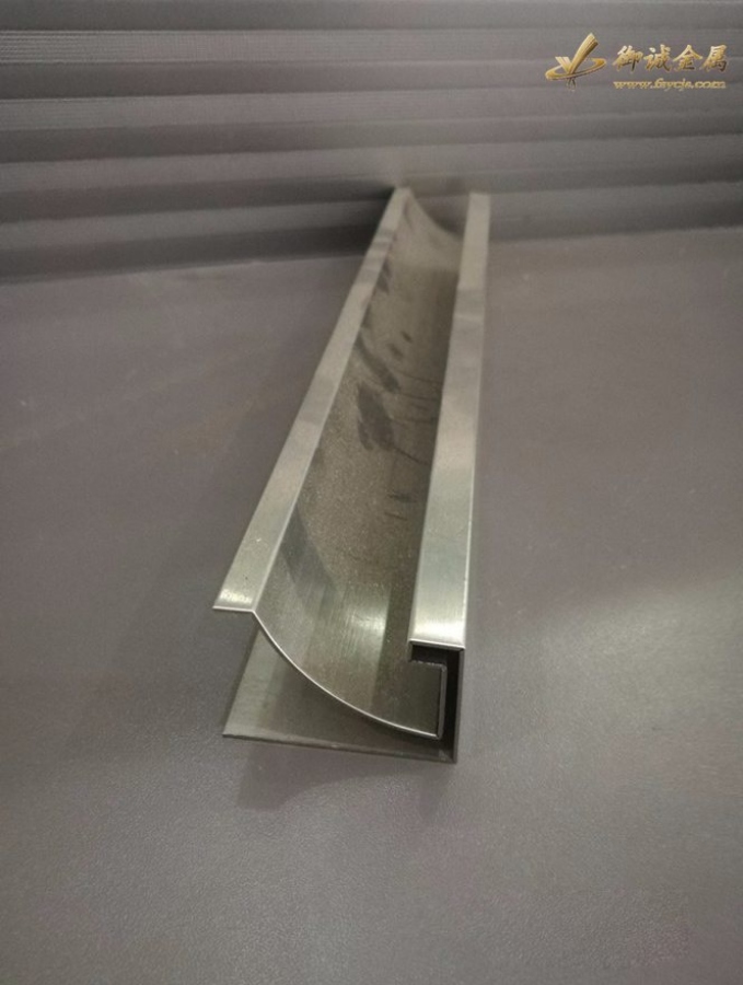 不銹鋼線(xiàn)條/門(mén)套